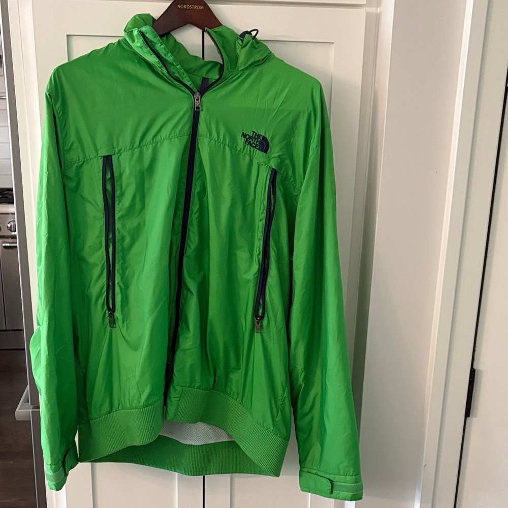 The North Face Men's Vibrant Green Windbreaker